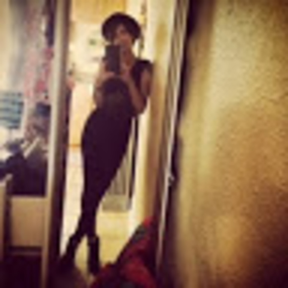 Meet your Posher, Courtney - Picture 1 of 1